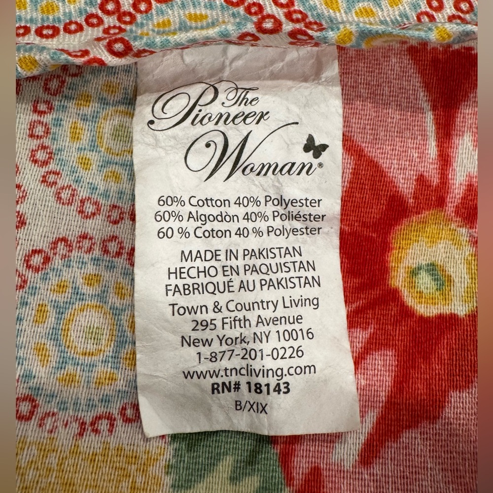 The Pioneer Women Round Floral Patchwork Style Tablecloth- size 68-70” Round - Picture 4 of 6